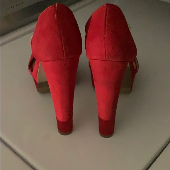 Heels - Picture 3 of 3